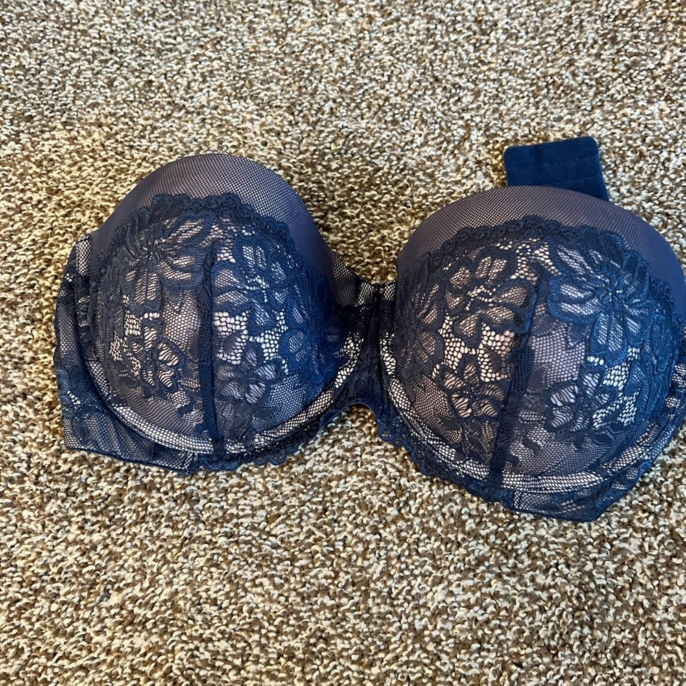 Multi-way Maidenform bra. 36 DD